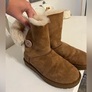 Womens mid ankle Uggs